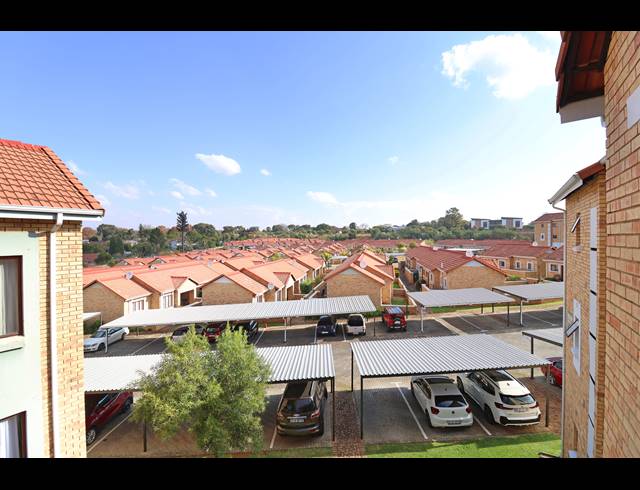2 BEDROOM APARTMENT FOR SALE IN RANDPARK RIDGE